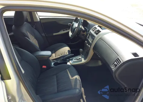 2013 Toyota Corolla S z USA, uszkodzony, nr VIN 2T1BU4EE4DC039193